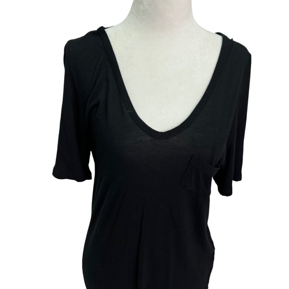 Aritzia Wilfred🖤LIBRE T-Shirt Short Skeeve V-Neck Black XS